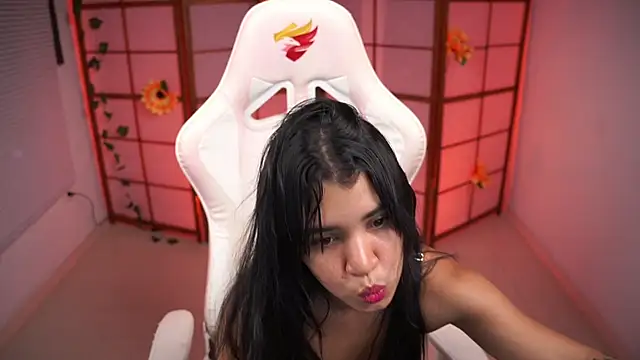 Snapshot of its_lola24 chatting on 4, 10, 2025 its lola24 online show from 4, 10, 2025