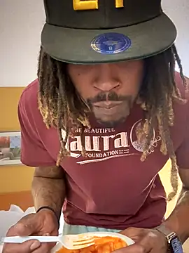 Snapshot of 1BeautyN1Beast chatting on 19, 10, 2025 1BeautyN1Beast online show from 19, 10, 2025