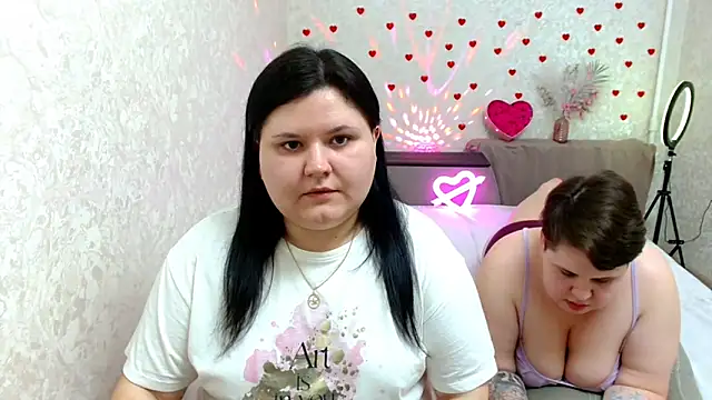 BeckyAndHellen online show from 27, 2, 2025