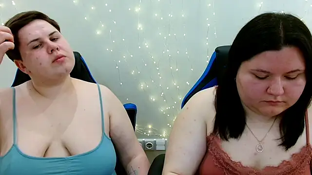 Snapshot of BeckyAndHellen chatting on 2, 6, 2026 BeckyAndHellen online show from 2, 6, 2026