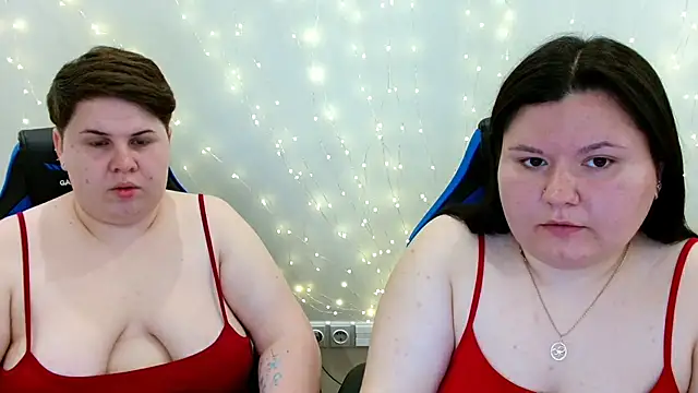 Snapshot of BeckyAndHellen chatting on 8, 6, 2026 BeckyAndHellen online show from 8, 6, 2026