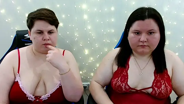 Snapshot of BeckyAndHellen chatting on 17, 6, 2026 BeckyAndHellen online show from 17, 6, 2026