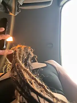 Shuggabutt online show from 28, 9, 2025