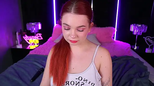 Snapshot of CarolinaDia chatting on 6, 12, 2024 CarolinaDia online show from 6, 12, 2024