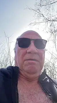 Snapshot of biggandybig chatting on 8, 3, 2025 biggandybig online show from 8, 3, 2025
