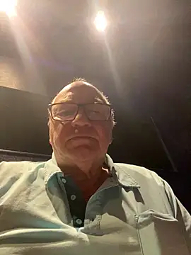 Snapshot of biggandybig chatting on 10, 9, 2025 biggandybig online show from 10, 9, 2025