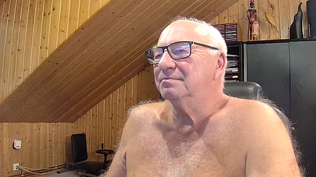 Snapshot of biggandybig chatting on 11, 9, 2025 biggandybig online show from 11, 9, 2025