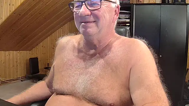 Snapshot of biggandybig chatting on 12, 9, 2025 biggandybig online show from 12, 9, 2025