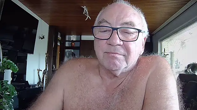 Snapshot of biggandybig chatting on 28, 9, 2025 biggandybig online show from 28, 9, 2025