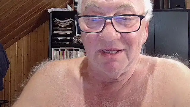 Snapshot of biggandybig chatting on 4, 10, 2025 biggandybig online show from 4, 10, 2025