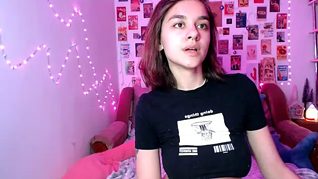 Snapshot of Celine_Dionn chatting on 13, 12, 2024 Celine Dionn online show from 13, 12, 2024