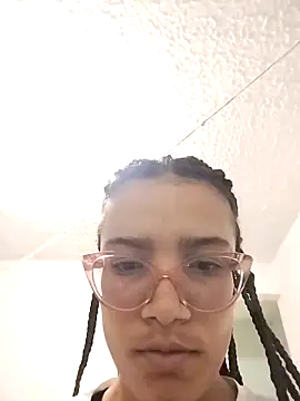 Yaumiko online show from 8, 4, 2026