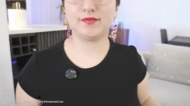 Snapshot of Ximenna_Cruz chatting on 9, 9, 2025 Ximenna Cruz online show from 9, 9, 2025