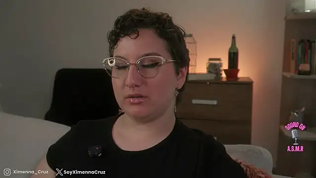 Snapshot of Ximenna_Cruz chatting on 8, 11, 2025 Ximenna Cruz online show from 8, 11, 2025