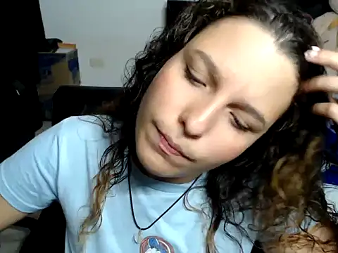 Snapshot of alexia_87 chatting on 4, 1, 2025 alexia 87 online show from 4, 1, 2025