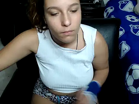 Snapshot of alexia_87 chatting on 5, 1, 2025 alexia 87 online show from 5, 1, 2025