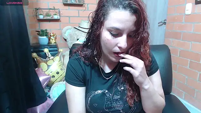 Snapshot of alexia_87 chatting on 30, 9, 2025 alexia 87 online show from 30, 9, 2025