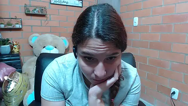 Snapshot of alexia_87 chatting on 10, 11, 2025 alexia 87 online show from 10, 11, 2025