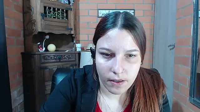 Snapshot of alexia_87 chatting on 25, 11, 2025 alexia 87 online show from 25, 11, 2025