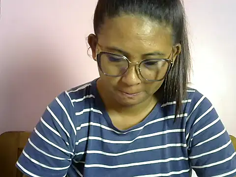 Snapshot of karen_sexy69 chatting on 28, 11, 2025 karen sexy69 online show from 28, 11, 2025