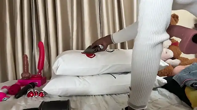 Snapshot of SexyAudreyFuck chatting on 12, 11, 2025 SexyAudreyFuck online show from 12, 11, 2025