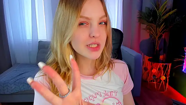 Snapshot of stay_with_alice chatting on 4, 2, 2025 stay with alice online show from 4, 2, 2025