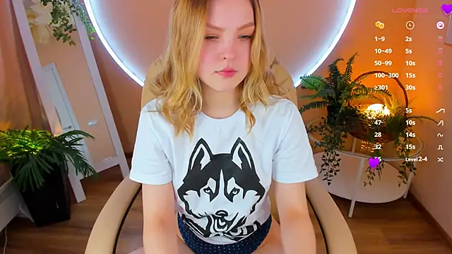 Snapshot of stay_with_alice chatting on 5, 2, 2025 stay with alice online show from 5, 2, 2025