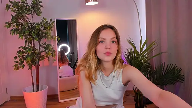 Snapshot of stay_with_alice chatting on 11, 9, 2025 stay with alice online show from 11, 9, 2025