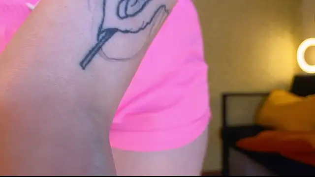 EmmyAmbros online show from 4, 10, 2025