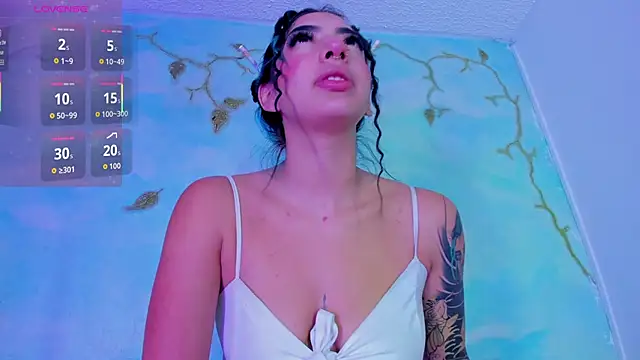 Snapshot of SaturnooStonee chatting on 24, 10, 2025 SaturnooStonee online show from 24, 10, 2025