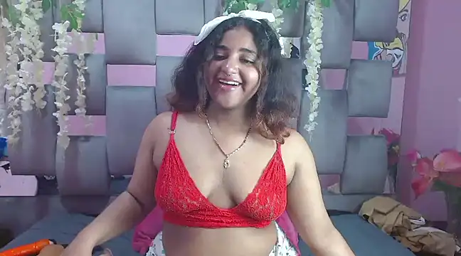 Sofia Hernandez  online show from 21, 12, 2024