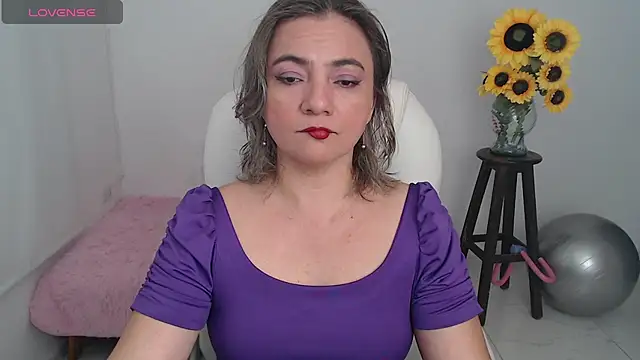 ana milf online show from 5, 10, 2025