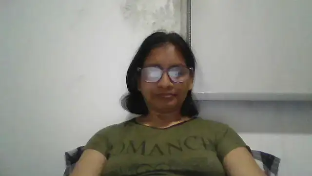 Snapshot of titssmall123 chatting on 28, 9, 2025 titssmall123 online show from 28, 9, 2025