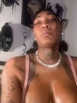 Snapshot of CUMQUEEN-XXX69 chatting on 14, 11, 2025 CUMQUEEN-XXX69 online show from 14, 11, 2025