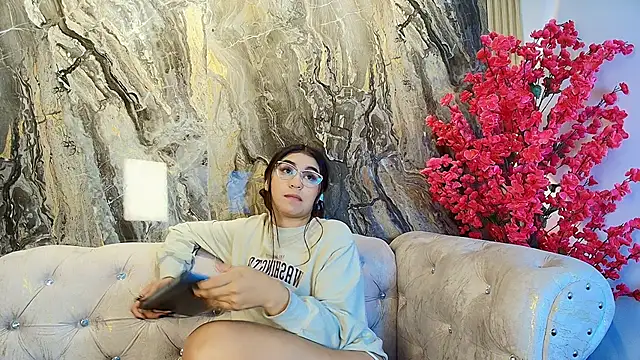 Zayda 1 online show from 8, 3, 2025