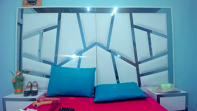 Snapshot of chanel_hot_001 chatting on 13, 11, 2025 chanel hot 001 online show from 13, 11, 2025