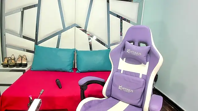 Snapshot of chanel_hot_001 chatting on 1, 12, 2025 chanel hot 001 online show from 1, 12, 2025