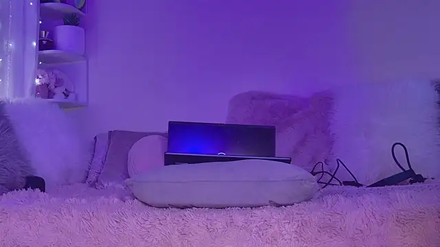 KatBigBum online show from 15, 10, 2025