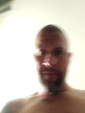 Snapshot of LongandEasy77 chatting on 8, 10, 2025 LongandEasy77 online show from 8, 10, 2025