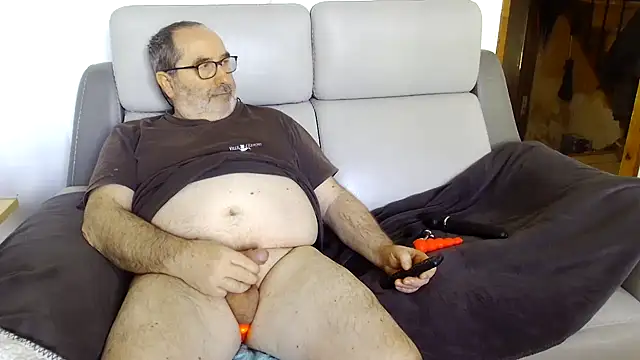 Snapshot of gillou1234 chatting on 7, 3, 2025 gillou1234 online show from 7, 3, 2025