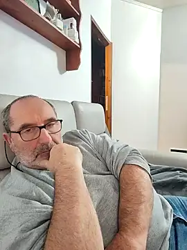 Snapshot of gillou1234 chatting on 11, 11, 2025 gillou1234 online show from 11, 11, 2025