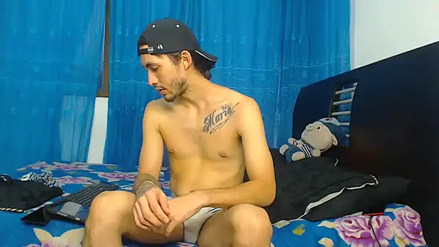 Snapshot of Hot_Sharks_ chatting on 27, 10, 2025 Hot Sharks online show from 27, 10, 2025