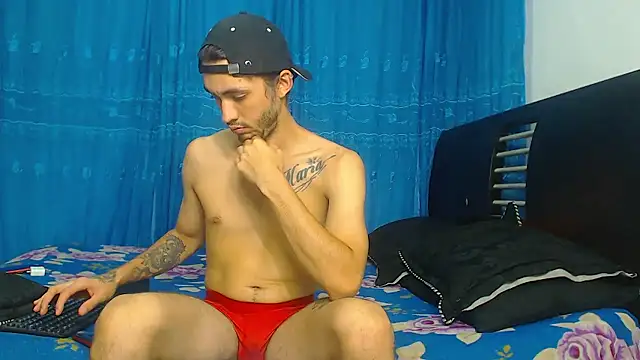 Snapshot of Hot_Sharks_ chatting on 30, 10, 2025 Hot Sharks online show from 30, 10, 2025