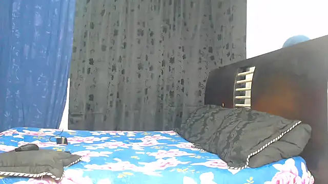 Snapshot of Hot_Sharks_ chatting on 2, 11, 2025 Hot Sharks online show from 2, 11, 2025