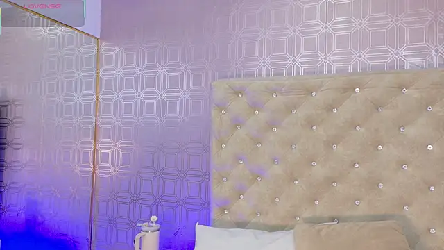 Snapshot of Sara_Desire chatting on 10, 9, 2025 Sara Desire online show from 10, 9, 2025