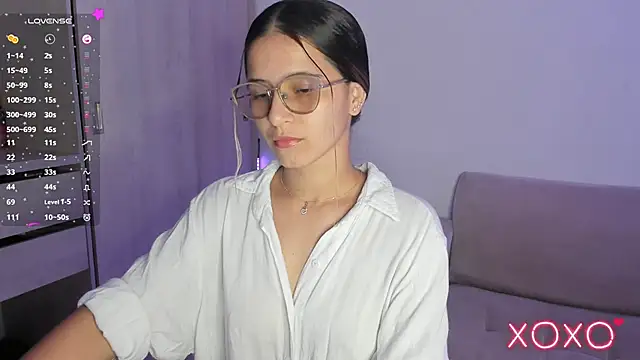 Lilacutte  online show from 11, 11, 2025