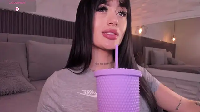 Snapshot of SOPHICARTERS chatting on 28, 10, 2025 SOPHICARTERS online show from 28, 10, 2025