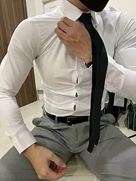 harrylouis1357 online show from 12, 12, 2024