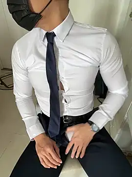 harrylouis1357 online show from 4, 1, 2025