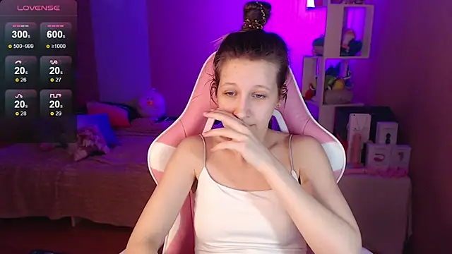 Snapshot of ur_kitty__ chatting on 13, 1, 2025 ur kitty online show from 13, 1, 2025